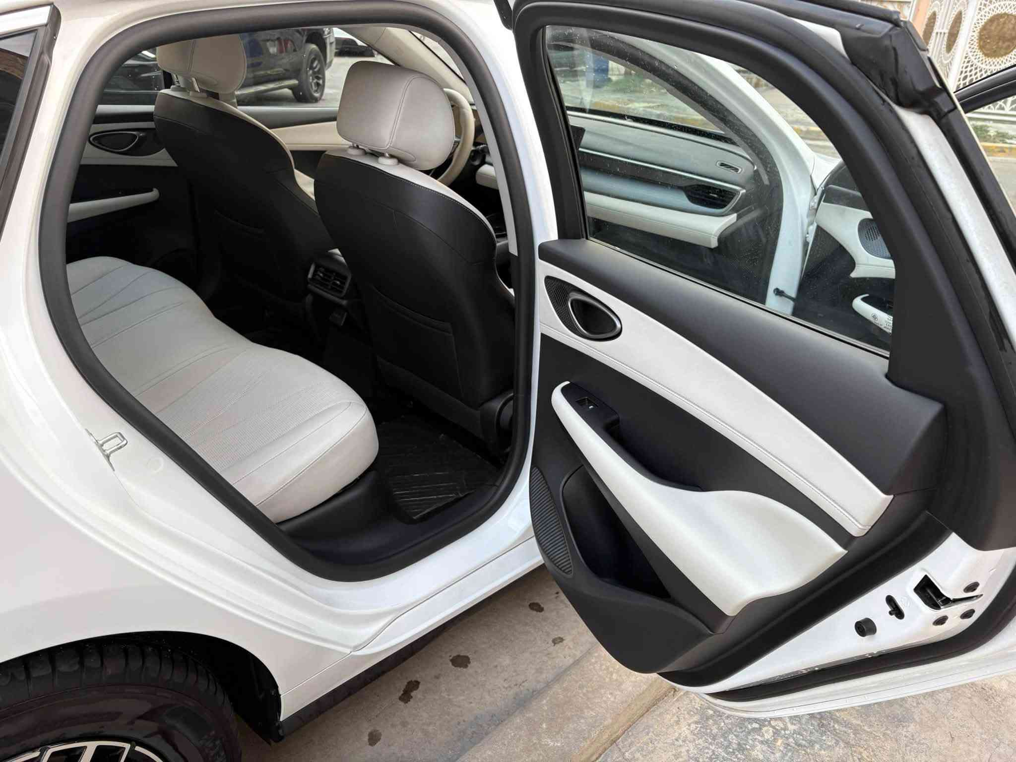 للبيع | BYD Seal 5 موديل 2025
بي واي دي سيل 5 موديل 2025

أعلى فئة

المواصفات:

✔️ فتحة سقف

✔️ نظام المحافظة على المسار

✔️ 13 كاميرا

✔️ شاشة كبيرة

✔️ بصمة تشغيل ودخول

✔️ حساسات أمامية وخلفية

✔️ كاميرا 360

✔️ مقاعد جلد

✔️ جميع أنظمة الأمان والقيادة الذكية

✔️ رادارات 

ممشى السياره 9000 الكلي
الممشى على الشحن EV 6000
الممشى على البانزين HEV 3000

السيارة نظيفة جداً

📍مرقمة بغداد

للاستفسار ***********
