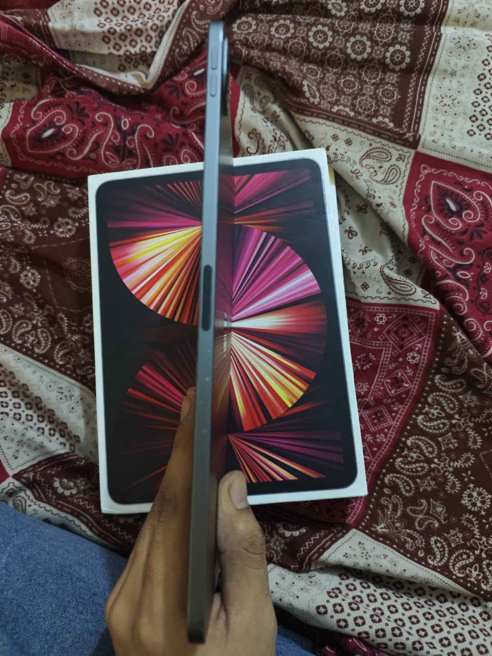 ايباد M1
ذاكره 128
بطاريه 82
بي طخه بسيطه بالشاشه
مكاني بغداد 
السعر 600 وبي مجال
