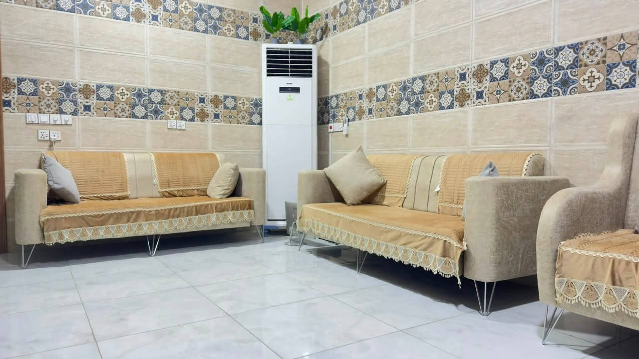 للبيع تخم قنفات مودرن راقي جداً
تصميم عصري يجمع بين الفخامة والراحة، 

ليمنح صالتك لمسة راقية.

يتسع ل 10 أشخاص أو أكثر 

سهولة التغير في التصميم و أنيق وعملي ودزاين جميل 

مناسب للمنازل والمجالس الواسعة

للاستفسار عن السعر والتفاصيل، راسلنا الموقع كربلاء 

***********
