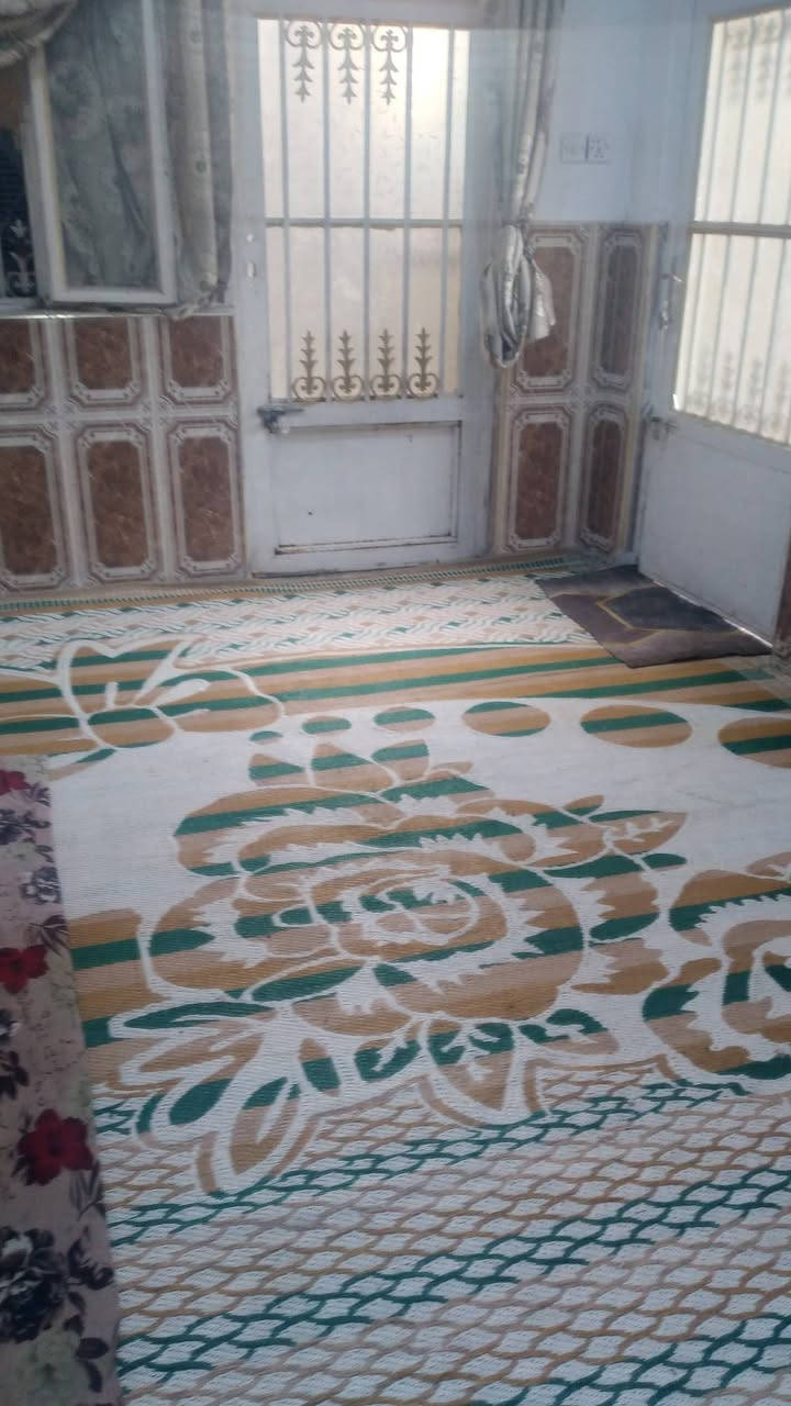 السلام عليكم بيت للبيع ١٠٠متر سعرة ١٣ مع المجال شارع المطار القديم خلف أسواق الامير 
***********
