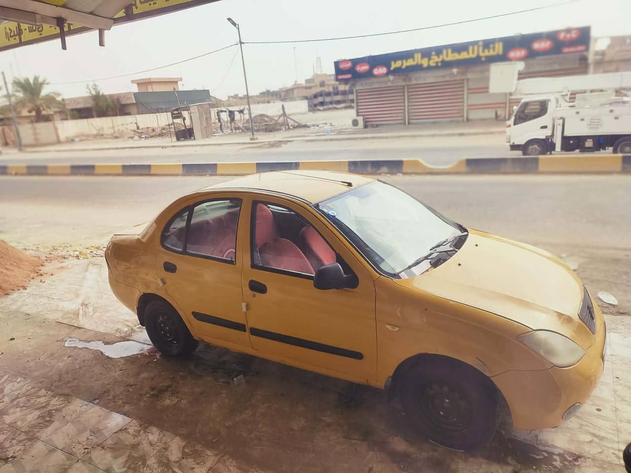 جالسلام عليكم طيبة موديل 16اصفر رقم واسط انكليزي باسمي مصفره هيئه وغرمات  السعر 36بيه مجال سياره حلوه ونضيفه وجاهزه من تبريد وتايرات وكلشي   ***********
