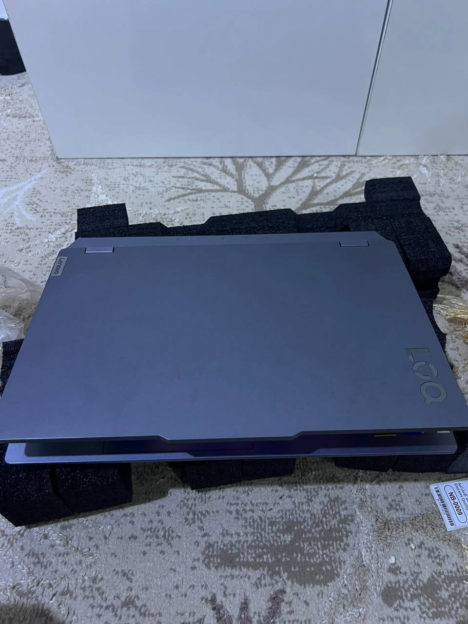 للبيع: لابتوب Lenovo LOQ 15IRX9 بحالة ممتازة
المواصفات الفنية:
 المعالج: Intel Core i7-13650HX (الجيل 13 - 14 نواة)
 كرت الشاشة: NVIDIA GeForce RTX 3050 بسعة 6GB GDDR6
 الذاكرة العشوائية (RAM): 16GB DDR5
 التخزين: 512GB SSD NVMe سليم وسريع جداً
 الشاشة: 15.6 بوصة FHD تردد 144Hz مع ألوان ممتازة 100% sRGB
مميزات الجهاز:
 مناسب جداً للألعاب الحديثة والبرامج الثقيلة (التصميم، الهندسة، والمونتاج).
 شاشة دقيقة الألوان (100% sRGB) ممتازة للمصممين وصناع المحتوى.
 معالج قوي جداً من فئة HX المخصصة للأداء العالي.
السعر المطلوب: 1,000,000 دينار عراقي (قابل للتفاوض البسيط)
المكان البصرة 
***********
