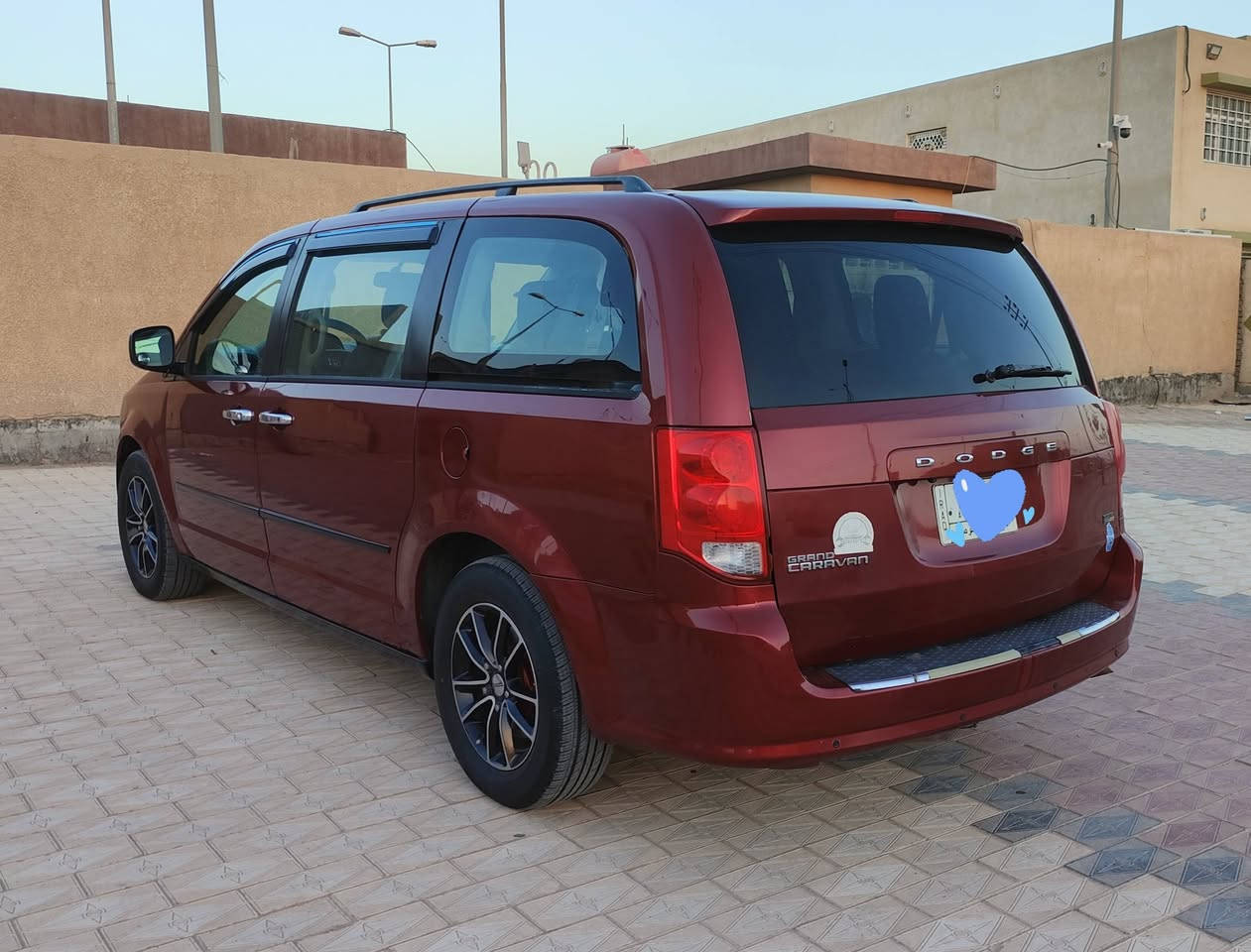 دوج كراند كرفان مديل ٢٠١٤
 ٧ راكب ٣ قطع تبريد كشنات سياحي . حادثه جاملغ وشويه من البنيد كلش خفيف ومصلحات نفسهن بدون دواخل شاصي والغد ماواصل جاهزه ادامه كامله للمحرك من عبوة فيتبم نوزلات بلكات محرك وكير تدفئه وتبريد ٣ قطع حداديه جديده مشط ستيرن جديد شريط ستيرن جديد راديتر جديد باتري سلف دينمو جديد لايت زنون كلش قوي شاشه كاميرا ايباد حساسات خلفيه بيبان وجنطه ميكانيك رقم ذي قار
ومكانه بسوك الشيوخ
بيع او مراوس
*********** اتصال وبي واتساب
