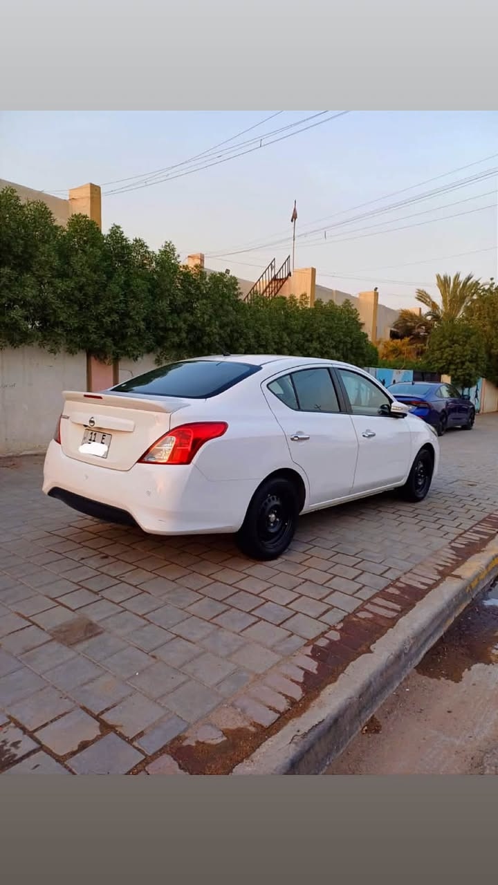 السلام عليكم 
سني٢٠٢٤ مصري ماشيه ٣٠  
بصمه تبريد بيانو
 اربع جام كهرباء مري شفط
 كفاله من الصبغ 
بيها ٣ مكانات صغار تعديل بارد بسيط 
بغداد تحويل مباشر
١٢٣ وبيها مجال
***********
