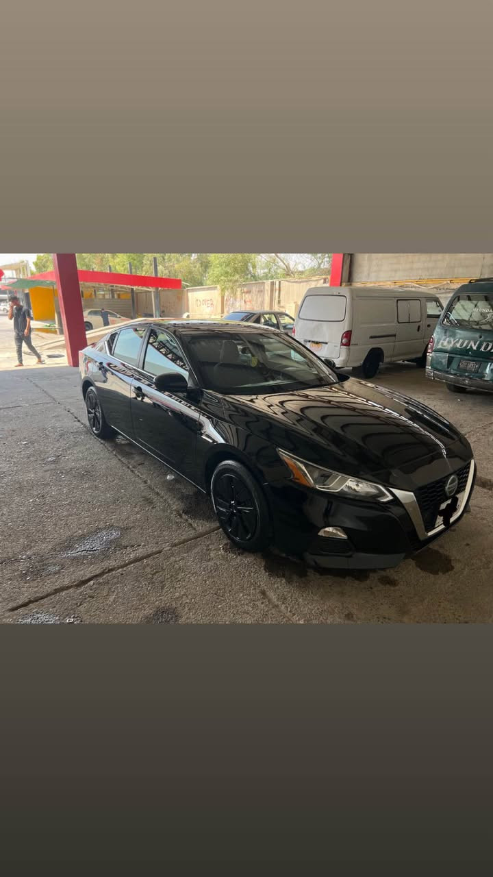 Nissan altima2021
نیسان التیما ۲٠۲۱ 
رەشی قەتران 
سەیارەکە ۱پارجەی سبووخە بەبئ ژۆرئ بئ داخلی داخلی هیج نیە ئیرباک سوکان شان سیستەمە تەزرە کووتی نیە 
سەیارەکە هەموو شتی نوئ بەناو خۆمانە 
لە هەولیرە 
مواسەفات S 
٥۳میل رۆیشتیە 
بۆ زانیاری زیاتر تیل بکە
*********** 
***********
سیارة واحد قتحە سبووخ بدون داخل Singapore
