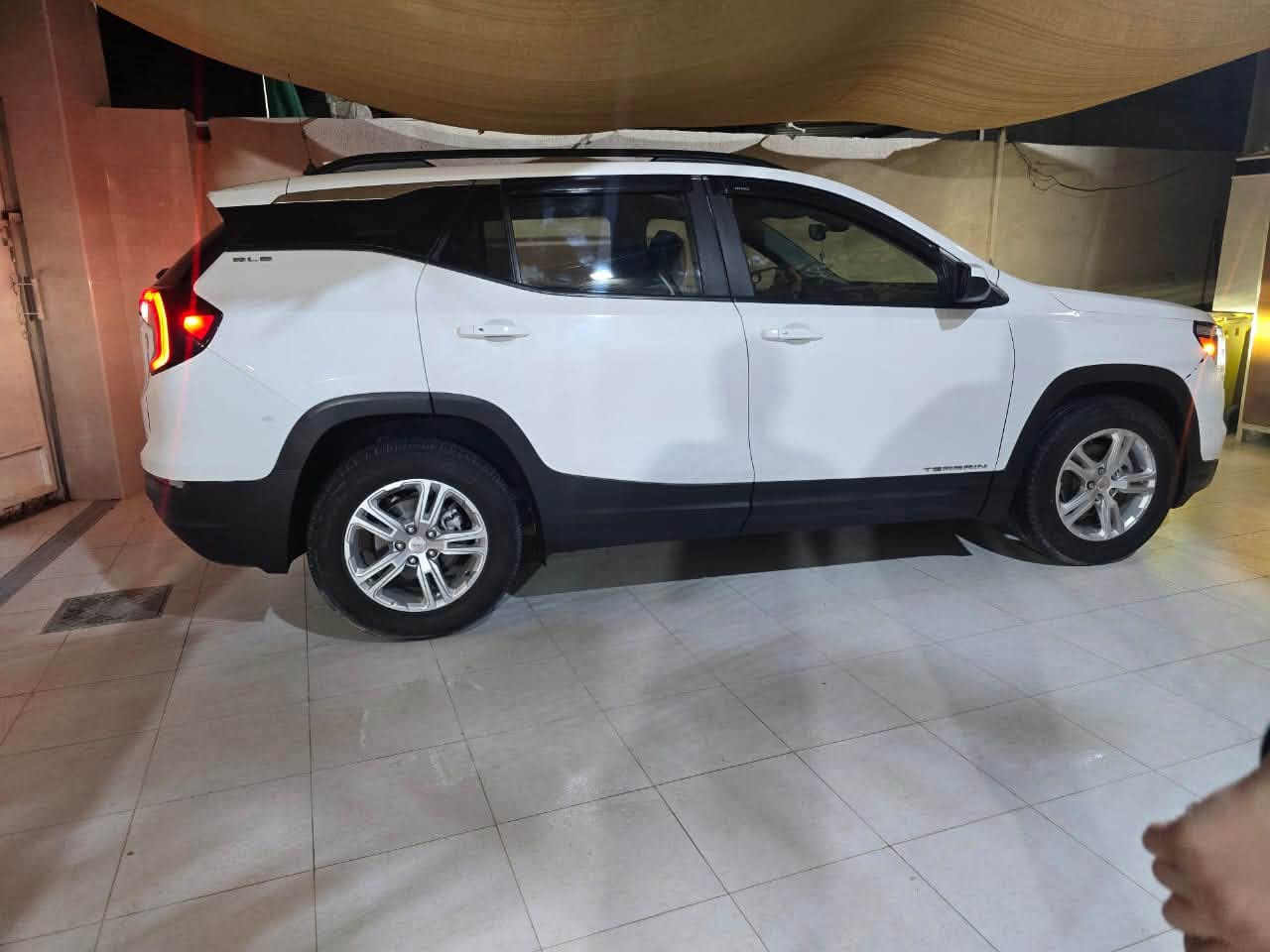 🚨🔥 للبيع — GMC TERRAIN | رقم بصرة 🔥🚨
السلام عليكم ورحمة الله وبركاته 🌹

🚘 GMC تيران للبيع
📍 رقم بصرة
📊 الممشى: 46,000 كم فقط
💰 السعر: 170 ورقه وقابل للتفاوض للجادين

✨ السيارة باسمي شخصيًا
🔄 تحويل ثاني يوم
🏢 السيارة على وضع الشركة

✅ السيارة مكفولة
✅ ممشى قليل
✅ جاهزة للفحص
✅ البيع بكل شفافية

⚠️ ملاحظة:
بيها فقط شبر ونص بالبنيد من الجهة اليمنى، والضرر موضح بالصور.

🔍 الفحص مفتوح وبأي مكان يختاره المشتري، والجاد يتفضل للمعاينة.

📞 للاستفسار والتواصل:
***********

🔥 السعر بيه مجال بسيط للجادين فقط
الجاد يتصل، والمعاينة خير دليل.
