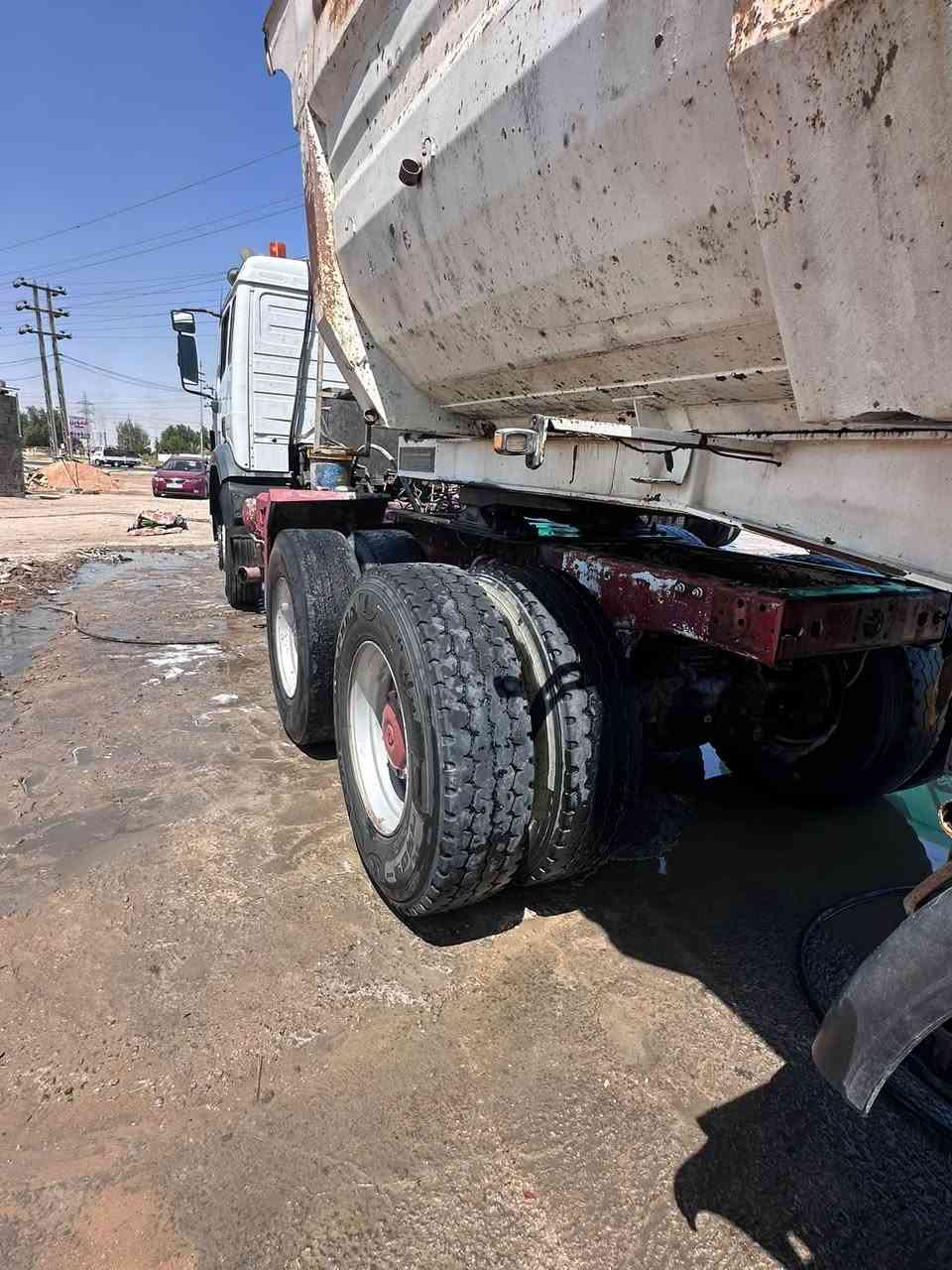 سلام عليكم البي البيع موديل 81 جياف مكينه 30  رقم بابل  شاصي مكفول مكان كربلاء*********** سعر خاص بدون عربانه
