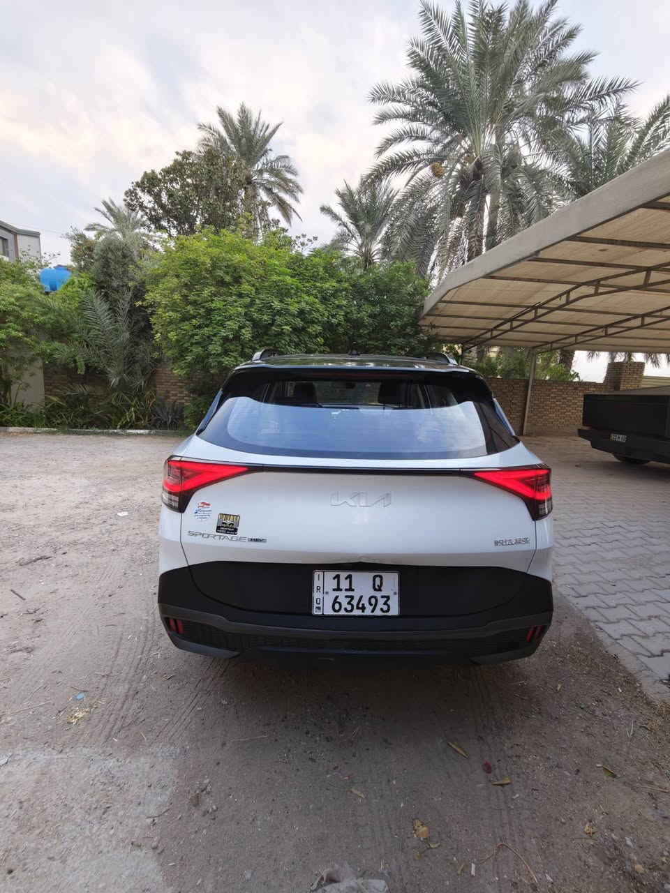 للبيع كيا سبورتج لارج 2022 هايبرد
تجميع الصين – فول مواصفات

اللون: أبيض
رقم بغداد
ماشية تقريباً 65–66 ألف كم
هايبرد اقتصادي

المواصفات:
1- بانوراما
2- كراسي كهرباء
3- تبريد وتدفئة مقاعد
4- ذاكرة كرسي السائق
5- كاميرات 360 درجة
6- رادار ومساعدات قيادة
7- محافظة وتنبيه على المسار
8- شفتات ستيرن
9- كير ماوس
10- هاند بريك كهربائي
11- Auto Hold
12- تشغيل بصمة
13- حساسات أمامية وخلفية
14- فول LED
15- شاحن وايرلس
16- ستيرن مالتي فانكشن
17- مثبت سرعة
18- مساعدات قيادة

السيارة نظيفة، فقط ضربة بسيطة جداً بالجنطة، وغير مؤثرة على السيارة.

المكان: بغداد
للاستفسار:  ***********
السعر 198 ورقة
