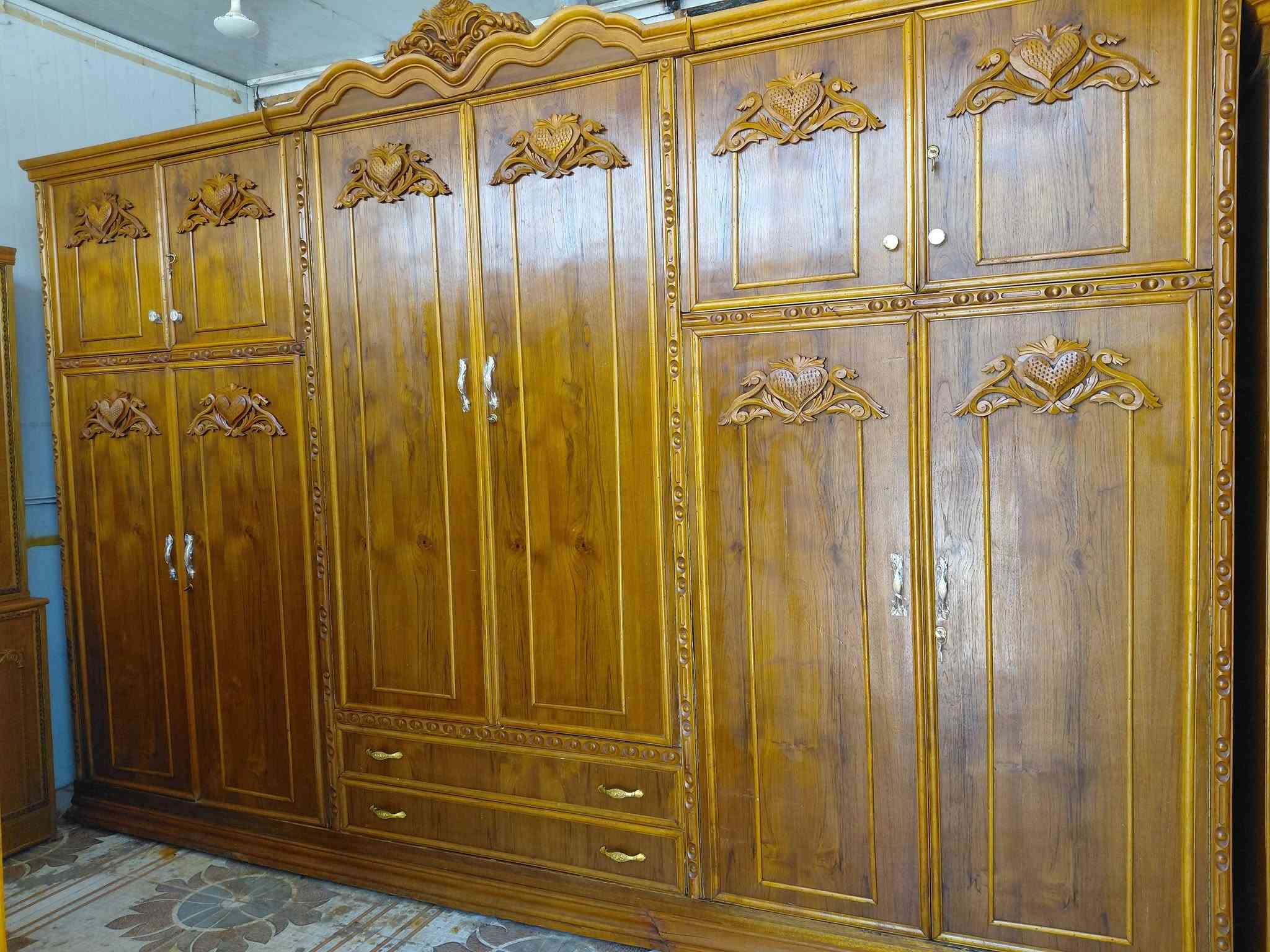 غرفه نوم ام السته طابقين داخل وخارج صاج ضهر جرجوبه زاويه كنتوري رتفاع الكنتور خمسه ملم جربايه مسرح غرفه ضخمه عنوانه كوت حي الجهاد شارع النجارين نجارة ومعرض الحجامي الاتصال او مراسلة الصفحه سعره مع الشد والنقل علينه داخل الكوت ***********
