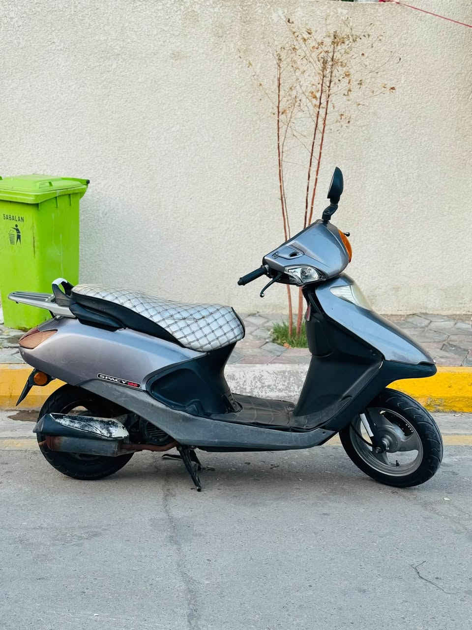 سبيسي لبيع دراجه جاهزة سلف هندر كهربائيات شغاله دراجه نظيفة سعر ٣٧٥ وبيه مجال قليل ***********‬
