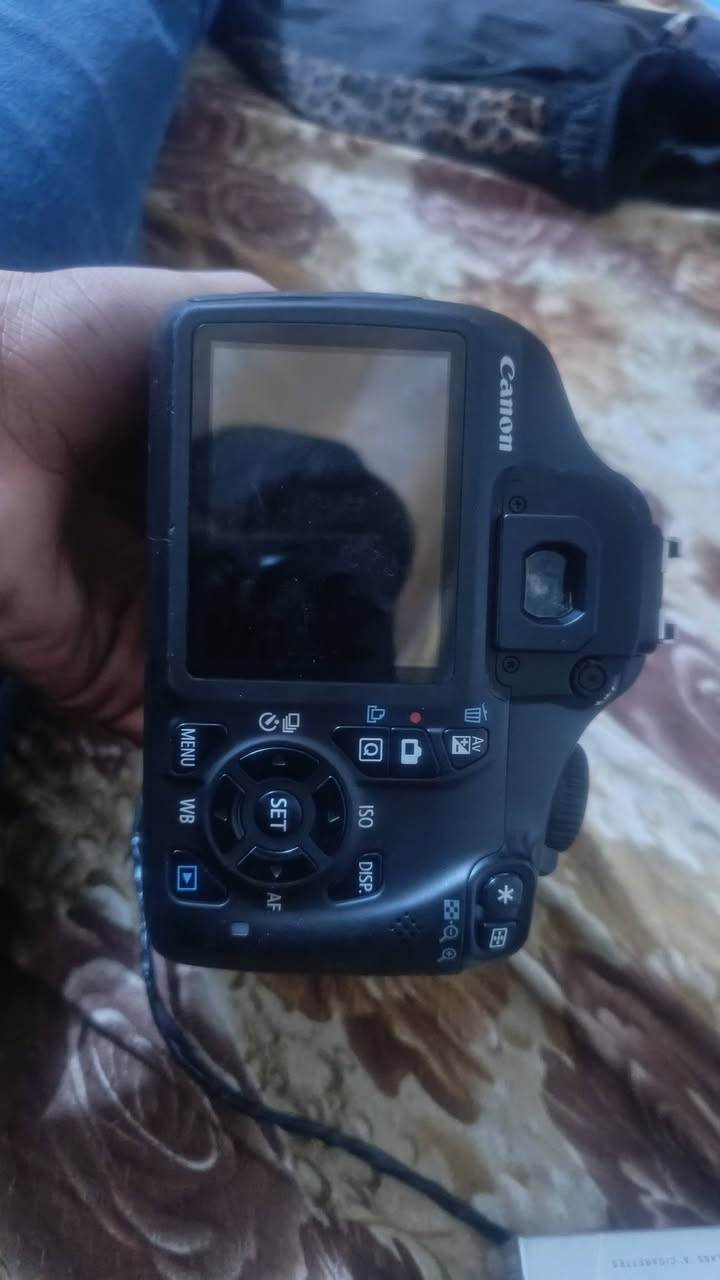 السلام عليكم
كانون 1100D
نضيفه استعمال قليل جدآ 
وياها ملحقات بطارية وشاحنه وحزام ورام وعدسه 55-18
المكان كربلاء
السعر 200
***********واتساب
للبيع او مراوس حسب القناعه
