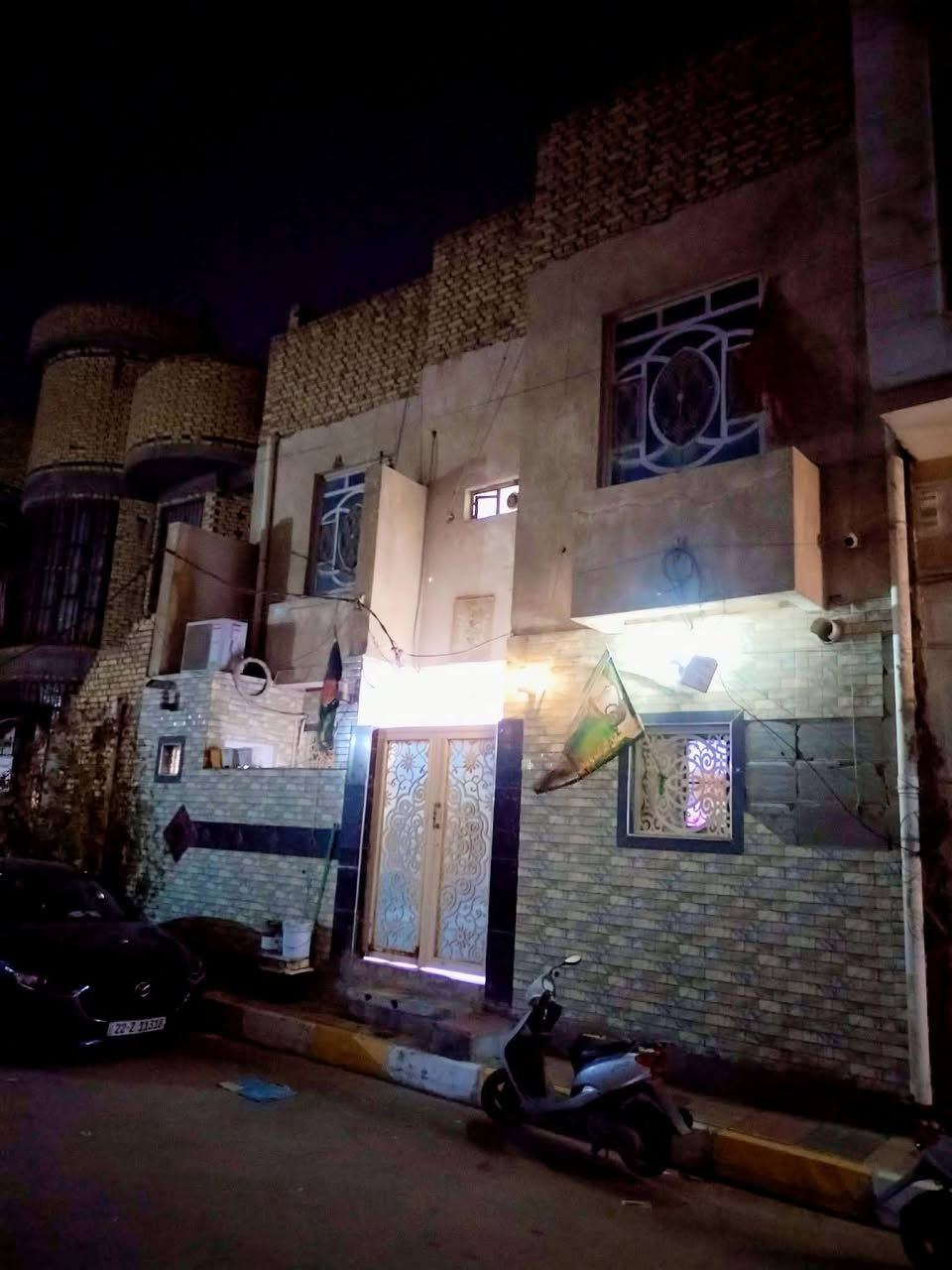 💢﷽..... شارع 20 قرب الحمام الحسيني ♥

💢معروض لدينا دار سكن بمساحه 100 متر مربع طابقين 🏛

💢 الدار بحاله جيده صالح للسكن 💥🖥💥

⭕ مشتملات البناء طابقين 🍁🍁

💢الطابق الأول.... غرفه.. صاله كبيرة.. مجموعه صحيه... مطبخ

 كبير.. منور.... استقبال... مجموعه صحيه خارجيه... طارمه🖥🌴🖥
💢الطابق الثاني... ثلاث غرف نوم مع صاله مع مجموعه صحيه 
ــــــــــــــــــــــــ
⭕موقع الدار جدا راقي  شارع ٢٠ قريب الحمام الحسيني 😘✈️
ــــــــــــــــــــ
الطابق الأول كونكريت والثاني عگاده... السطح اشتايكر... جيران ذهب
ومنطقه راقيه وتبليط وبالحبوبي🏛🖥🏛 بيت وسياره🚗🏦

السعر ١٦٥ مع مجال قليل االشراي.... 
ــــــــــــــــــــــــــــــــــــــــ
‏#للاستفار....... او لعرض عقارك......      🏛🖥🏛
‏
‏***********☎️***********☎️
‏
‏💢لمتابعةاحدث  العروض وافضلها انظم لقناتنا على الواتساب بالضغط على الرابط ادناه 👇 https://chat.whatsapp.com/JA9f5bBFuLKFBj2zfh4xL0?s=sh&p=a&ilr=0&amv=0
‏
