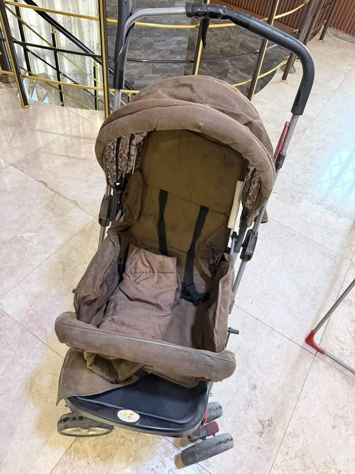 للبيع جربايه طفل ٥٠ المايكرو ويف ٢٥ العربانة اوروبيه اصليه ٥٠ والقلايه ٢٥ وبيهن مجال بسيط  التواصل عبر الواتساب ***********
