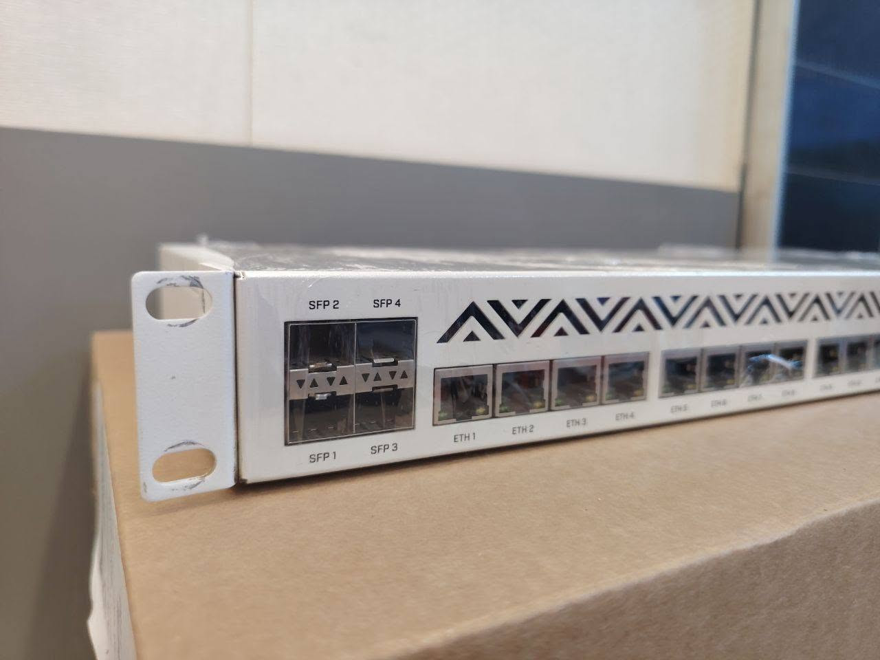 - 1036 - 1G - 4SFP
 -   عادي محدث- 
- دبل بور سبلاي-
- مستعمل نظيف - 
مفحوص وجاهز ويوجد تصوير فيديو أثناء الفحص

السعر 700.000 

للإستفسار والتواصل *********** واتساب توجد خدمة توصيل خلال 24 ساعة
