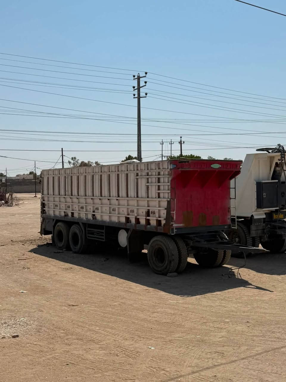 عربانه البيع
عربانه حداديه صينيه 110 تواير 22,5 طول 8.5 مكان النجف
لاتصال ***********
