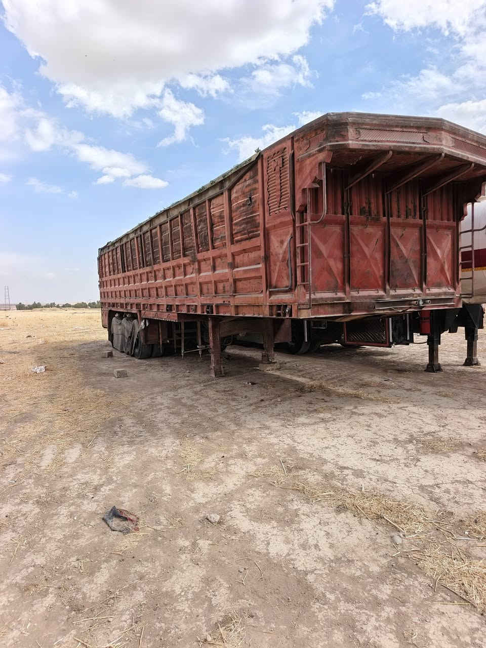 السلام عليكم عربانة للبيع طول ١٢ ونص شاصي محلي ١٤ العنوان موصل قرب محطة تعبئة الضاحي
السعر ٧٠ وبي مجال
***********
***********
