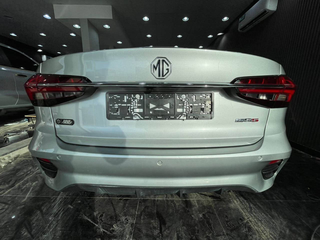 MG5 2025 خليجي فل اوبشن جاهز كامل بدون رقم دخول جديد ماشي 15 الفKM فتحه بصمه مكينه 1500 تيربو 
الضرر بونيد مدكر  جهة يسار امامي بدون شاصي بدون ايرباك وباب السايق صبغ اثر شخوط والسياره مغلفه ببي اف حمايه
الموقع البصره 
السعر 95 
للتواصل /*********** البصرة, العراق
