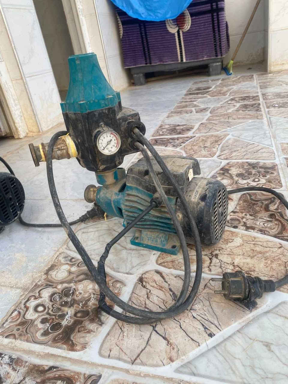 ماطور مي حرامي بوستر +مضخة اصلي نظيف
مال مزارع و حدايق ما يخلي قطرة مي بالبوري حتة من البير يسحب سعره( 90 )نظيف حيل

ماطور مي بوستر اصلي يصعد 30 متر يسحب عمق 15 متر
مرتب و نظيف سعره.. (75)
ثنينهن شرط الفحص و التشغيل
مكاني بغداد يوجد توصيل
0️⃣7️⃣7️⃣1️⃣9️⃣3️⃣7️⃣5️⃣4️⃣9️⃣2️⃣ بغداد, العراق
