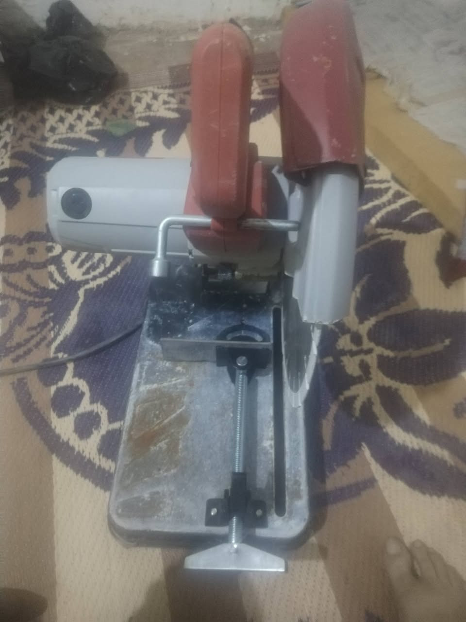 كتر قطع حديد وبلوك@ بعده جديد استخدام اقل من اسبوع وبي قرص لقطع البلوك جديد للبيع السعر 100 الف العنوان بغداد العلاوي *********** #  *********** بيهن  واتساب ابو سيف
