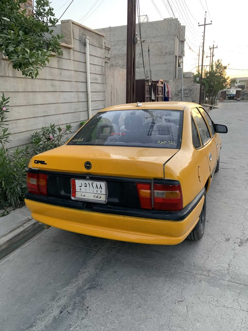 اوبل فيكترا 95
محرك20 لاصرف ولابخار 
كير عادي بل شرط 
سيارة نظيفه ومرتبه شرط التحويل والوكاله غرامات مصفرة كوبون بنزين كهربائيات كيجات كلهن شغالات مكان كركوك حي العسكري 
السعر 33 وبيها مجال 
***********
