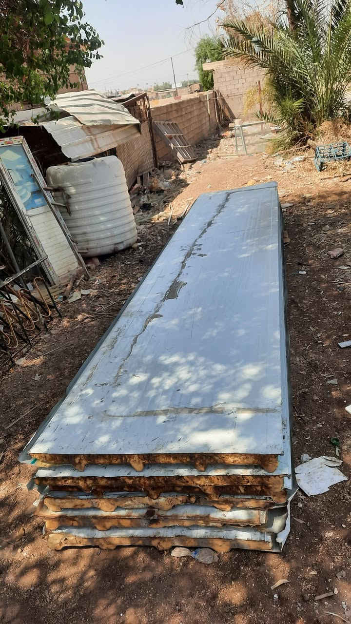سندويج نضيف للبيع طول 5
6قطع وشباك مترين×مترين ونص في سكلة ابوحسن السويعدي شارع الشمري 
***********
