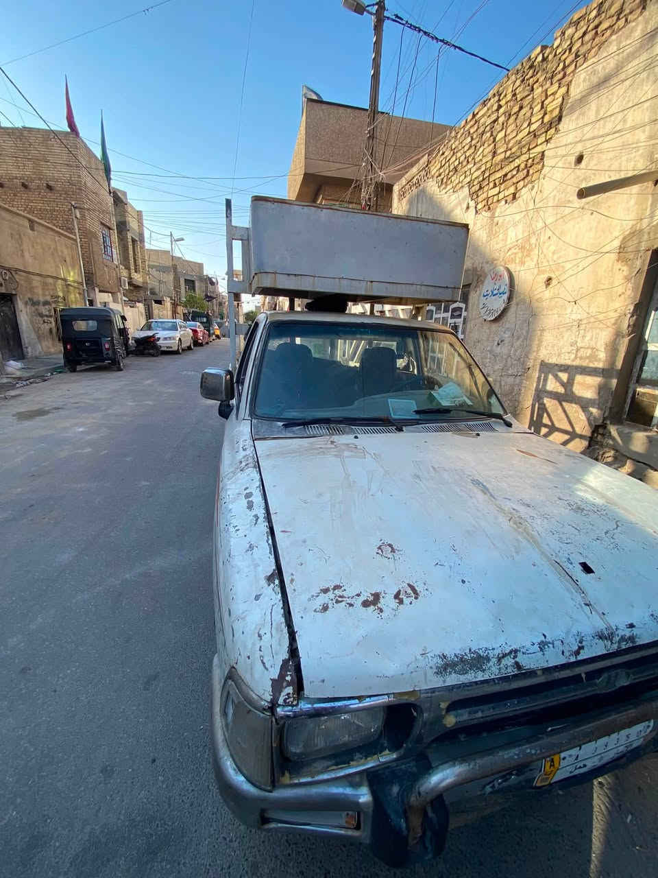 سلام عليكم بيكم تيوتة 93 مكفولة من الضربة ول صبغ بيهة ضربة بصيطةبل جاملغ مكينة  كروسيدة جديد خذتة اب 1200والله وطلع لي خيط تبخير خفيف كير جديد 5نمر رقم انبار بسمي تحويل مشروع وطني سنوية 28سيارة عوزهة صدر ودوشمة كهربايات شغالة سعر 35قفد رقمي ***********مكاني بغداد الشعلة
