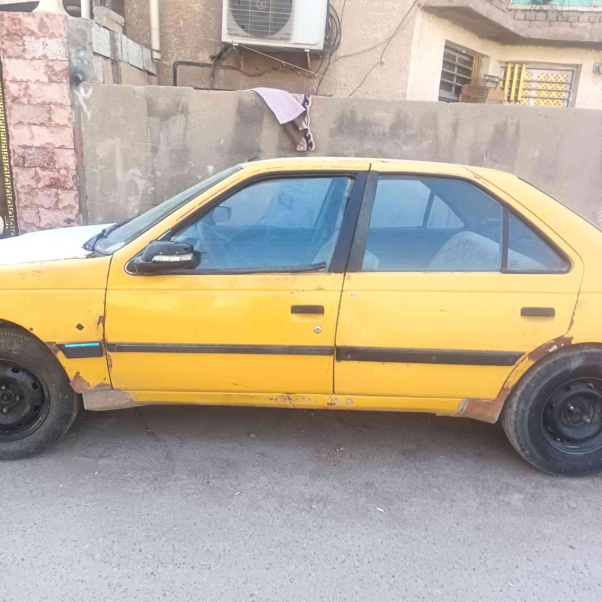 السلام عليكم سياره للبيع بيجو كما موضح بالصورة الاستفسار اتصلو ع هذا الرقم (***********(
 مكان السياره بغداد الزعفرانيه
