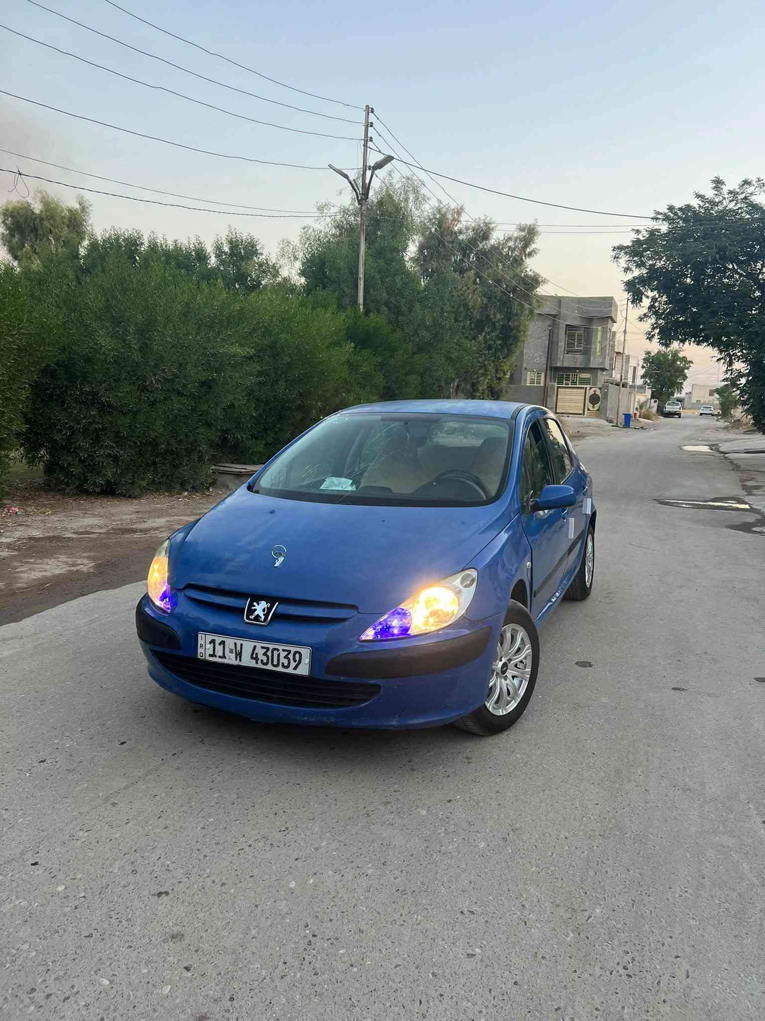 السلام عليكم
بيجو 307 موديل 2005 بلاديه بيها ٣ قطع صبغ بدون دواخل بيدي رشيتهن رقم بغداد انكليزي سنويه  وارقام كلهه جديده سنويه لل2029 شرط تحويل ثاني يوم 
غرامات مصفره 
تخم تاير جديد قبل ٢٠ يوم شديته حتى الاسبير جديد ويل كب بلادي باتري جديد
 صدر خلفي وامامي شلع شلعته كله جديد 
شاشه حساسات خلفية 
كير محرك كورلا مكفولات قبل شهر بدلتهن حتى الوصل عندي 
تبريد عايزه كمبريسر فقط وموجود بس تشده
دشبولها شخط مابي
باتري جديد 
كهربائياتها كلها بلاديه جطلات ماكو كلها شغاله عدا الاشاره ما تشتغل

💐 السعر 38 وبيها مجال بسيط 

للاتصال علرقم
***********

