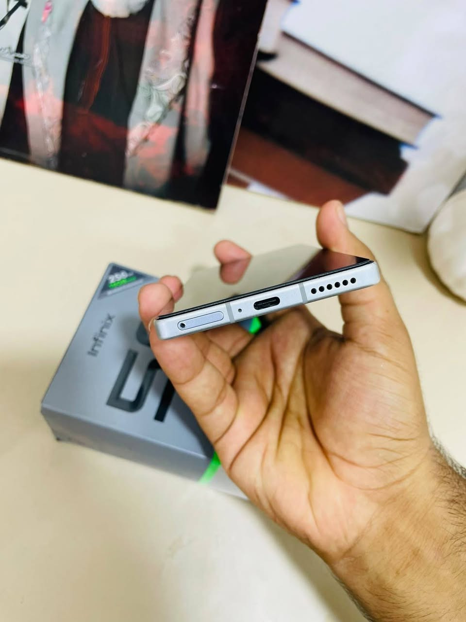 Infinix NOTE 50 Pro
الجهاز في حالة الوكالة استخدام بسيط ذاكره 256 الجهاز غني عن التعريف كامل ملحقات شاحنه 90  واط باقي التفاصيل خاص أو واتساب ***********       السعر  375  مجال بسيط  لطفاً الي ما عاجبه المنشور يعبر وشكرا    أو مراوس بايفون
