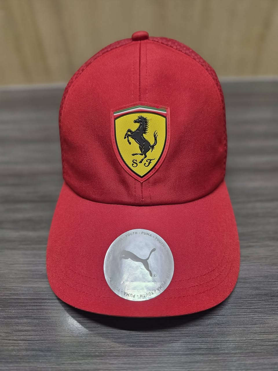 فيراري اصلي وكالة 
قطعة تحفة خامة صيفيى
يلبس M,S
سعر 25 الف 
للحجز مراسلة وتساب 
***********
