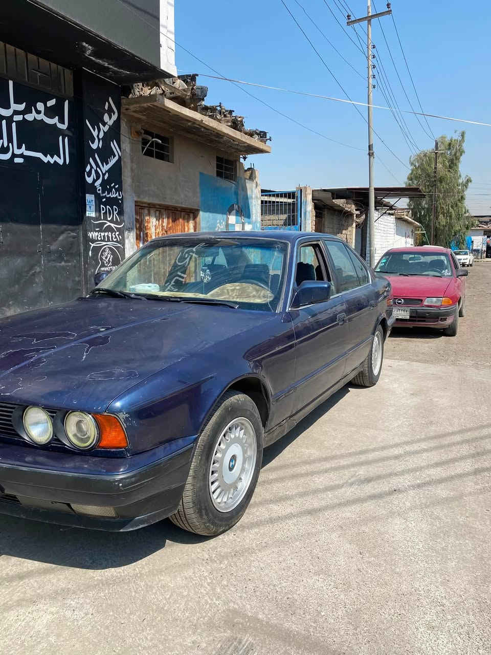 سلام عليكم 
bmw520 
اصل بليته وسنويه
سياره بدون صبغ وضرر 
سياره بلادي ما ملعوب بيه شرط 
شرط تحويل رقم نينوى 
كاربون بيه ماستر 
فقط بيع 
عنوان موصل الحدباء 
هاتف ***********
