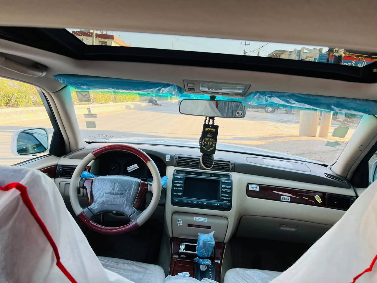 ٢٠٠١ • نظيف • كاميرا
