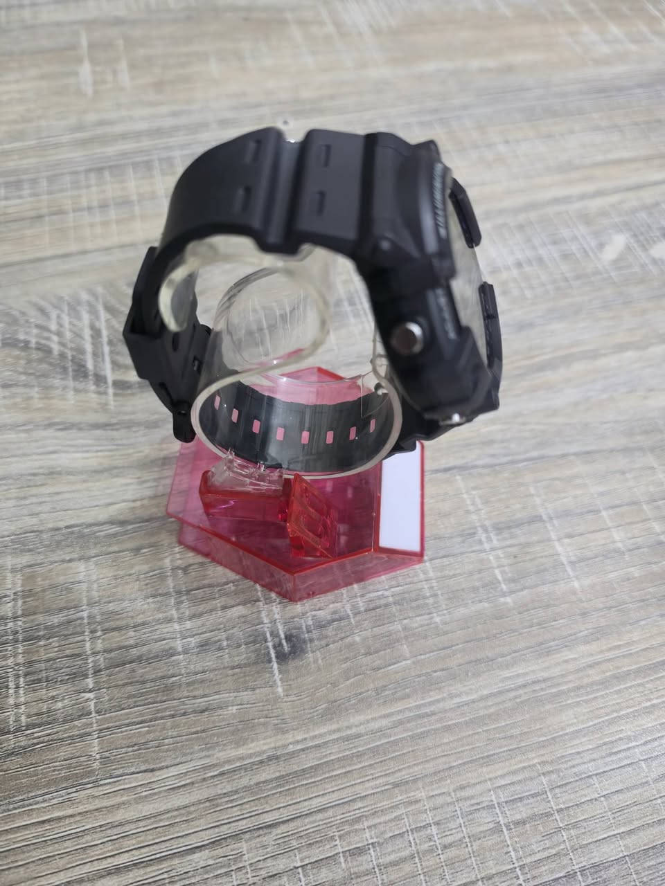 CASIO
نضافه 100/100 لبستها مرتين لون مميز 
يوجد توصيل لجميع المحافظات
