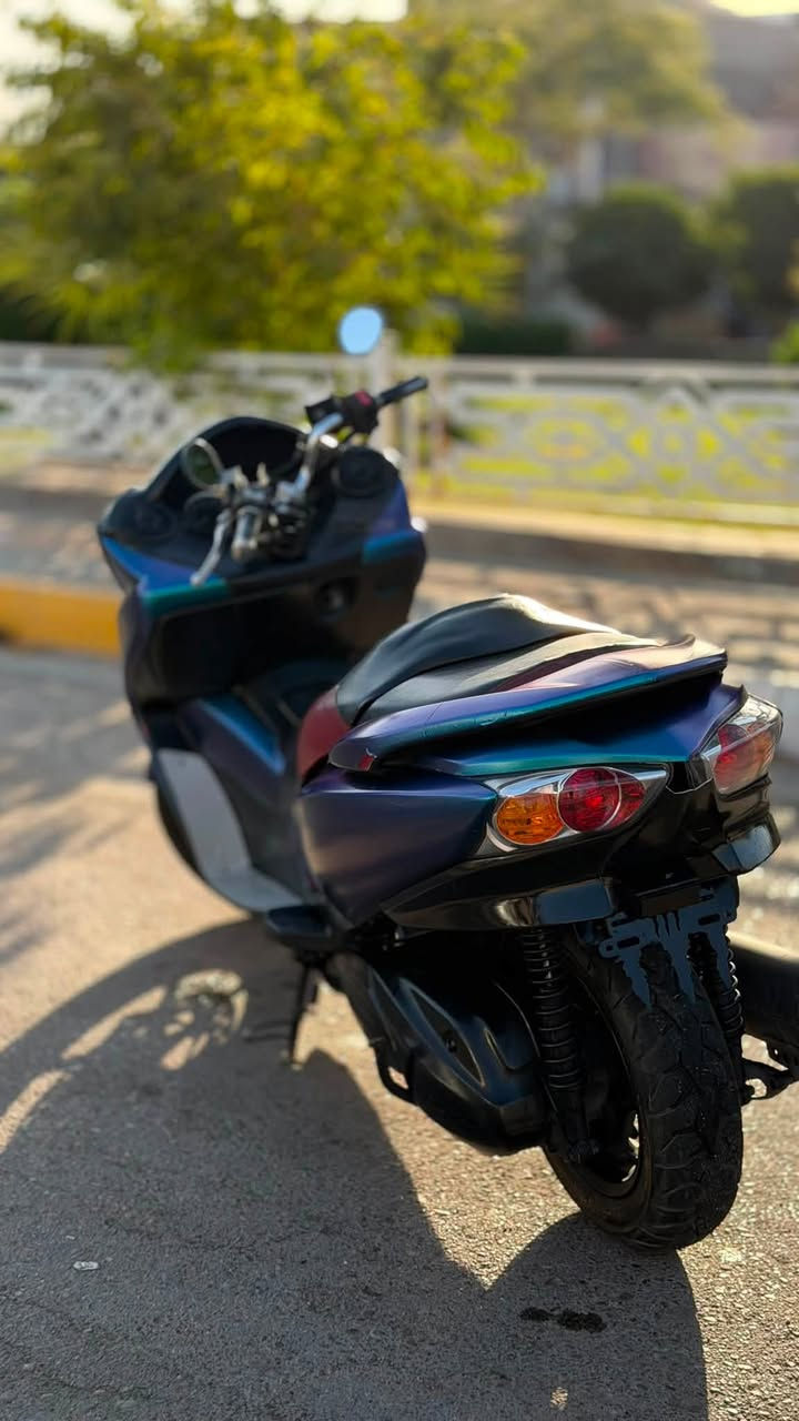 للبيع دراجه فورزا 0.10
دراجة مكينه 250cc
لون : احمر كرزي مغلف ثلاث الوان 
مرقمه تحويل ثاني يوم ملاحظة بدون سنويه فقط تروح تحول رقم وسنويه جديده 
مكان الدراجة : الرمادي التأميم 
سعر الدراجة : مليون وربع وبيها مجال بسيط 
***********
