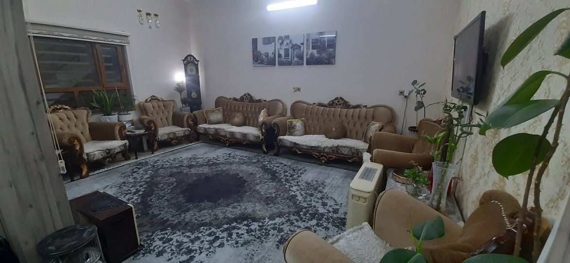 للبيع دار زراعي ١٥٠م طابقين منعزل درج خارجي الموقع مقابل دائرة المعوقين دور الضباط الفرع الأول من الشارع الرئيسي ولمعرفة المزيد من المعلومات الإتصال بالرقم *********** أو زيارة المكتب قرب دائرة المعوقين
