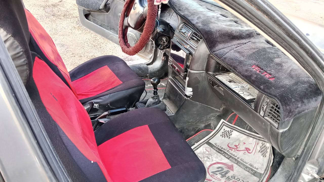 فكترا 18 /موديل 93/شرط التحويل/سياره متل ما موضحه بل صوره مابيها اي ضرر فقط حزام جماليه السعر 43 بيها مجال شي بسيط 
رقمي التواصل 
***********
***********
