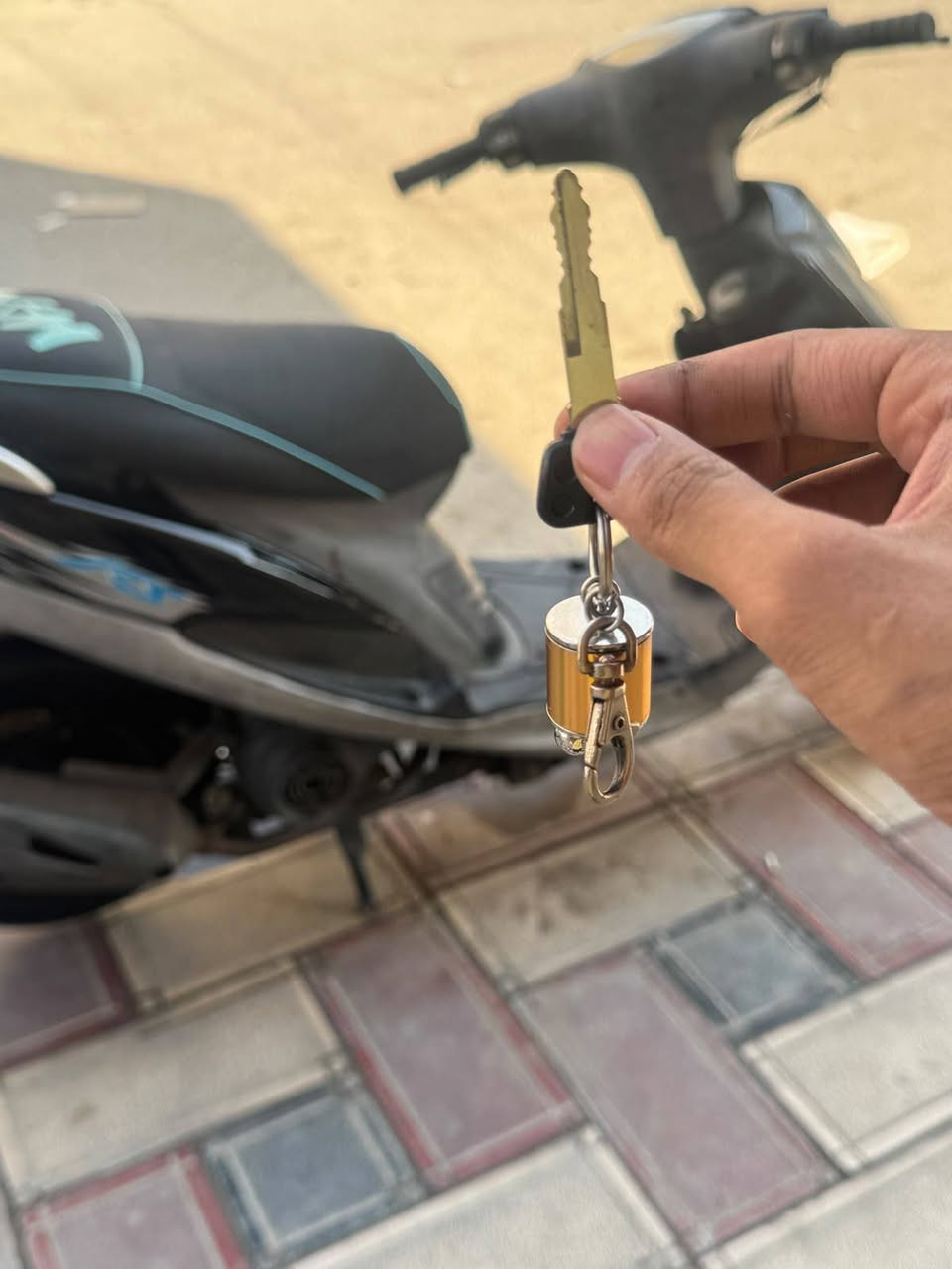 ماكس عدله حاويه
الدراجة جديده جاهزة كلها بلاد الدهن اومو زويل كل 20 يوم ابدل مابيها اي نقص فقط الكفر تجاري للجمالية 
الرقم :***********
العنوان : ناصرية مركز 
السعر خاص
