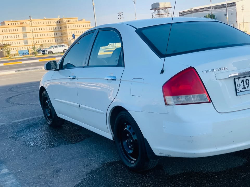 سلام عليكم كيا سبكترا موديل ٢٠٠٨
سيارة وارد امريكي كلين تايتر سابقًا بدون حادث وحالياً تبديل قطعتين باب خلفي والبنيد (للجمالية دون حادث) 
محرك وكير مكفولات تبريد وكالة
 مكاني كربلاء حي العباس رقم هاتف
‭  ‭***********
‬

