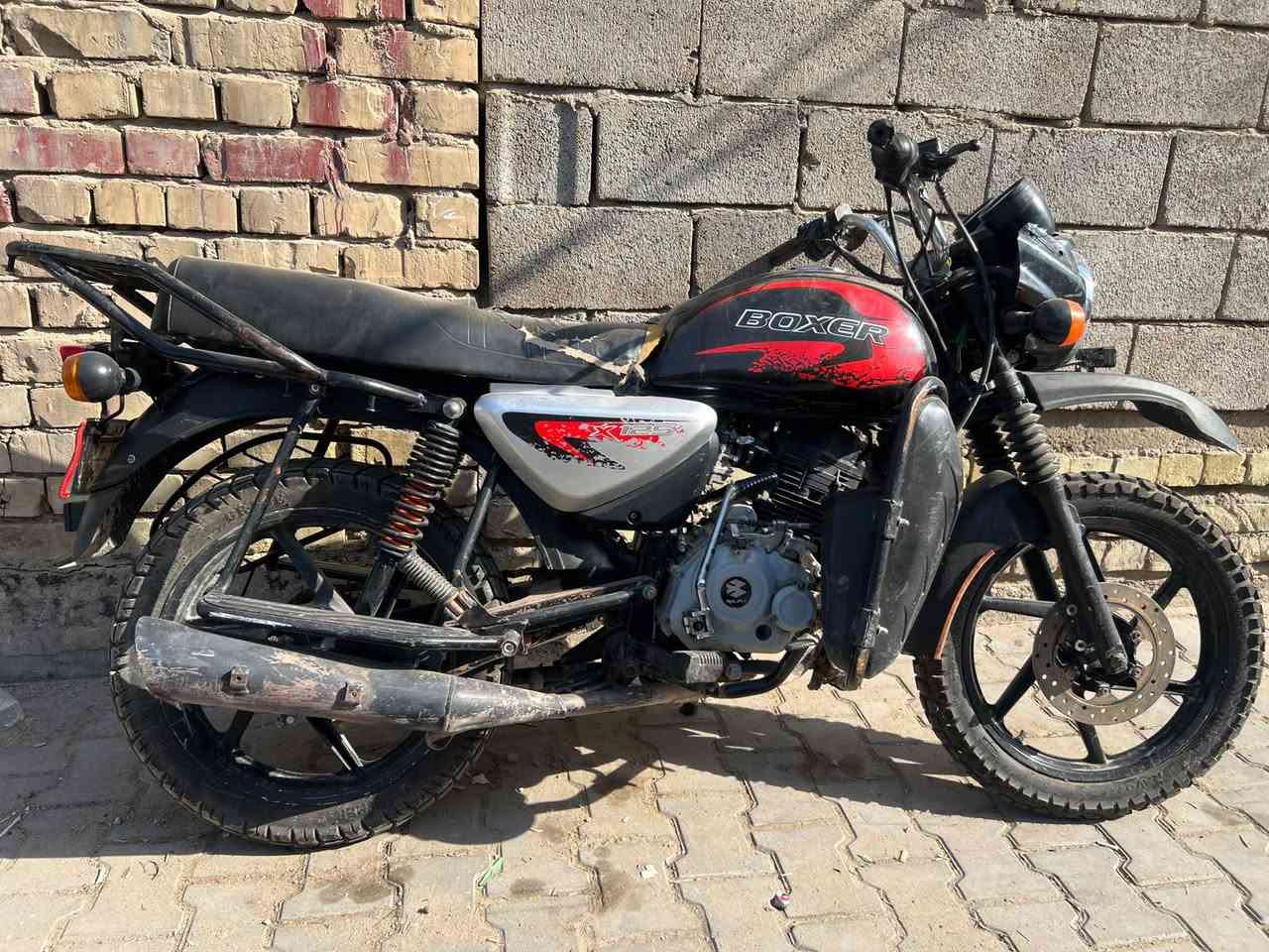 سلام عليكم بوكسر موديل 23 شهر ١١ 
سعر ١٦٥٠ تفيد بيعه شرايه دراجه تشتغل وتمشي وباسمنه 
*********** تصل عل رقم وتساب خاص ماجاوب
