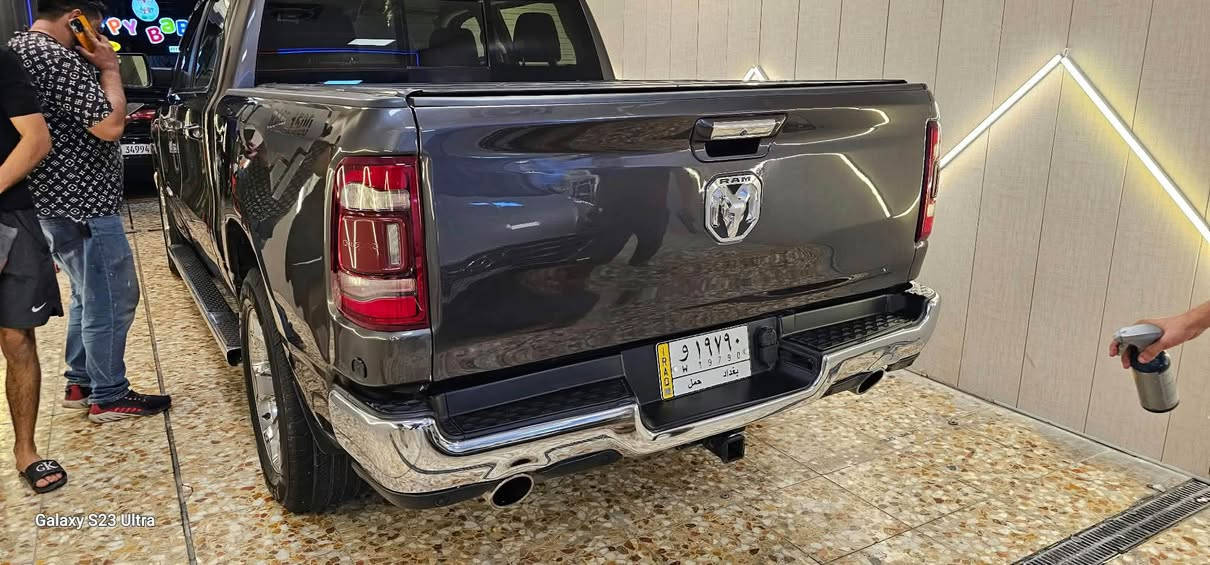 السلام عليكم 🫡 

� للبيع رام 1500 Big Horn 🔥

🔹 الموديل: 2019
🔹 الفئة: Big Horn : بك هورن
🔹 المحرك: 5.7 HEMI : محرك هيمي
🔹 حادثها: 3 قطع
🔹والصور عندي حادثها ب امريكا
🔹 الحساسات: أمامية وخلفية
🔹 كاميرا: خلفية
🔹 بريك: أوتو + بريك كهربائي
🔹 التدفئة : مقاعد وستيرن تدفئة
🔹 المري: الجانبية تعتيم + هيتَر
🔹 كشنات: مخمل
🔹 ماشي: 160 ألف ميل
🔹 رقم بغداد 📍
🔹تحويل مباشر ثاني يوم
🔹 السيارة نظيفة نفس ما واضح بالتصوير ومواصفاتها واضحة، والمعاينة خير الدليل
🔹مكان السيارة بغداد / بغداد الجديدة

💰 السعر: 230 ورقة
💵 بيها مجال للجادين اتصل وبيك خير وتدلل

📞 للاستفسار والتفاصيل مراسلة/اتصال على هذا الرقم (***********)

للملاحظه : السياره عليها 400 الف غرامه اني اتكفل الغرامات كلها.

نص مكتوب في الصور:
- Galaxy S23 Ultra