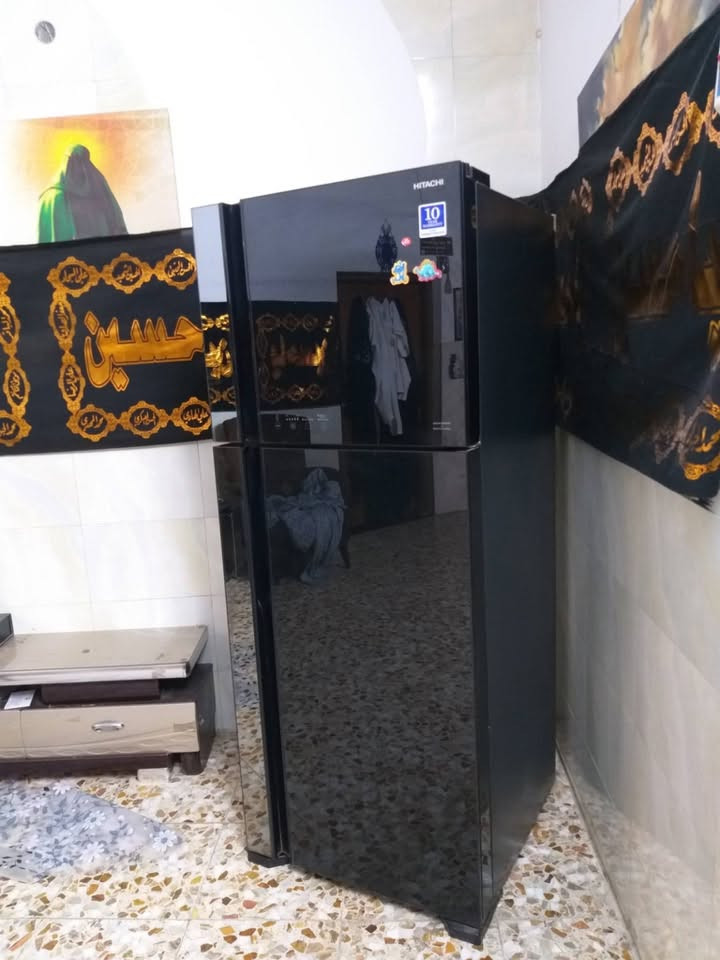 مركة هيتاشي للبيع ثلاجه نضيف مثل ما واضح بصوره
تبريده زين اجمد  نوعينه بعد معروفه  السعر ذا 
تحب اتصل ع رقم ***********
