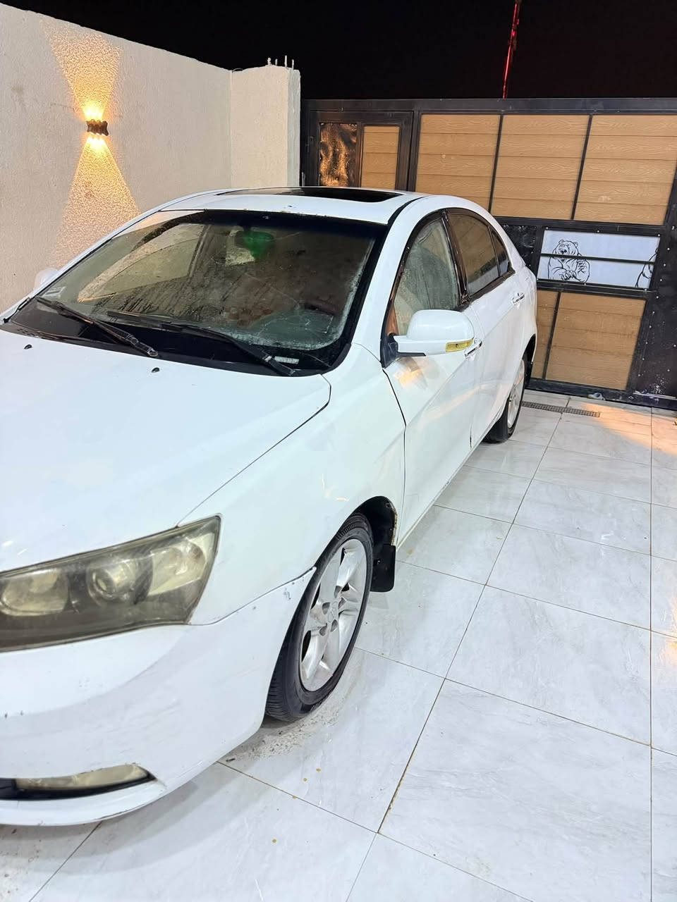 أم كراند • ٢٠١٢ • كفالة