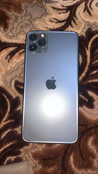 آيفون ١١ برو ماكس • ٢٥٦ • بطارية ٩٤٪