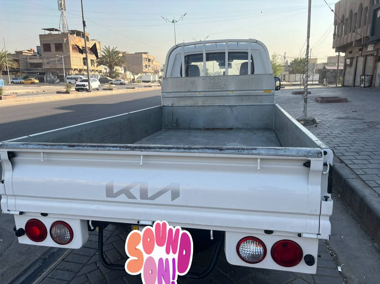 السلام عليكم حمل موديل 2023رقم بغداد ماشيه 52الف سياره جاهزه من كلشي دشبول نفخ تبريد محرك بلادي مامفتوح ولا تبخير مكان بغداد مدينه الصدر رقم ***********
