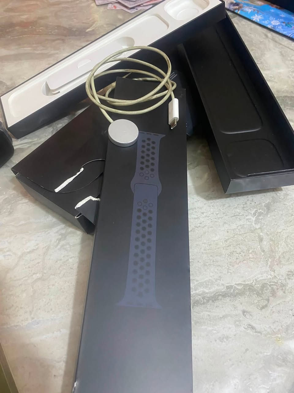 ساعه ابل نايك جيل سابع بطاريه 92 مستخدمه كلش قليل مع كافه ملحاقته250 رقم ***********وياها السير الاصلي
