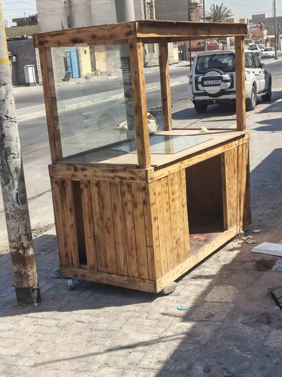 اغراض مال لفات فلافل كامله ما ناقصها اي شيء ما عدا بس تذب الزيت والذبلك حمص قبل للشغل جاء مكاني بالبصره ***********
