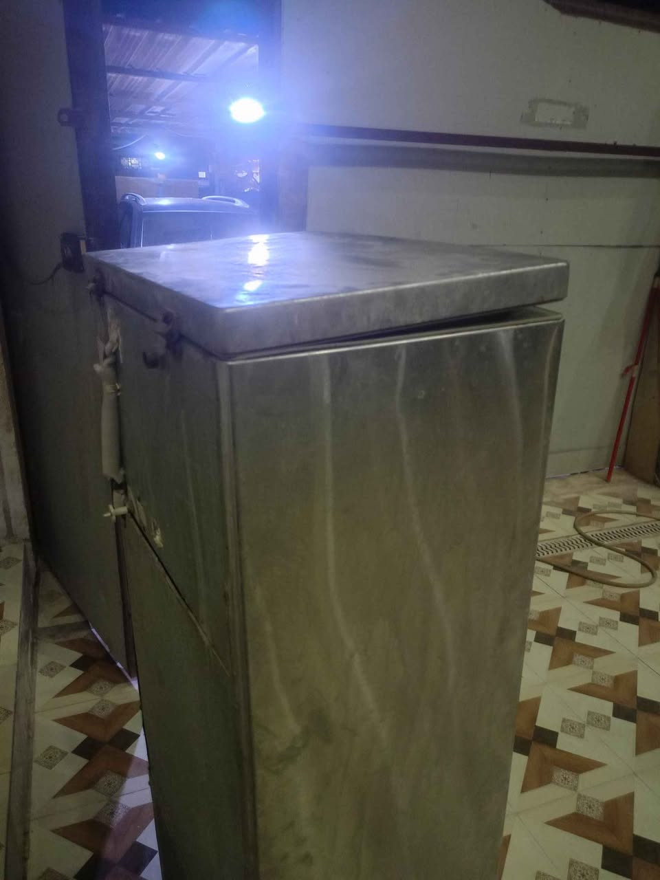 براد حساوي شغال وبي ضمان سعره 225 
للتواصل *********** ناصرية, ذي قار

