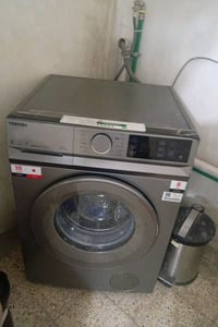 غساله اوتوماتيك للبيع صارله سبوع عندي سعره 300 اسم الغساله توشيبه يابا...