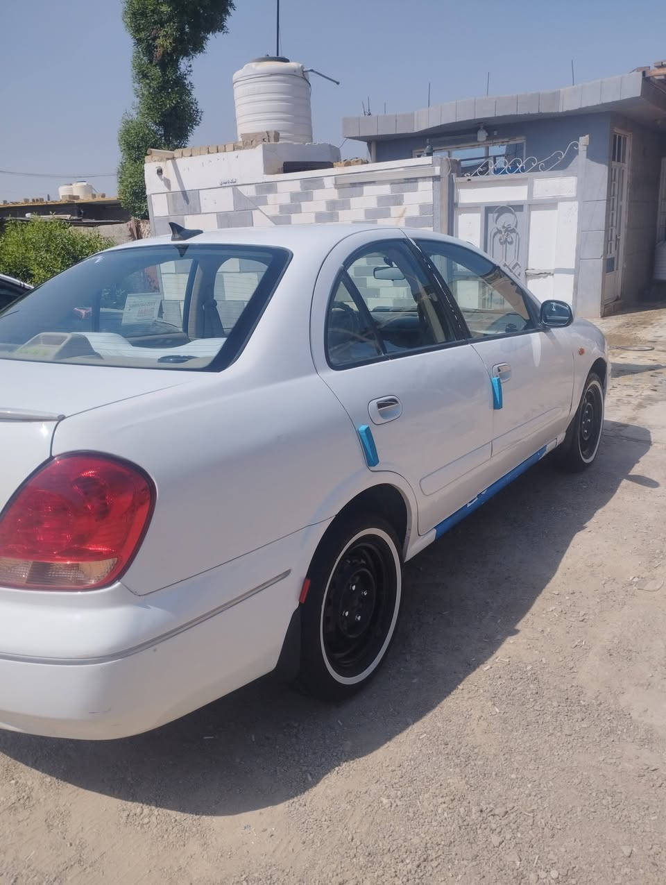 سلام عليكم نيسان سني موديل 2009بغداد  بيهه صبغ 3قطع بدون دواخل وبيهه باب خلفي بي بارد مكينه وكير مكفولات  كهربيات وصدر مكفولات السياره خير من الله سنويه جديده لحد 31 بسمي شوكت متريد تحويل اني حاضر السعر 83وبيهه مجال حك الجيه  بكان السياره بغداد ناحيت الوحده قرب مجمع بسمايه السكني واي ستفسار هاذه رقمي ***********
