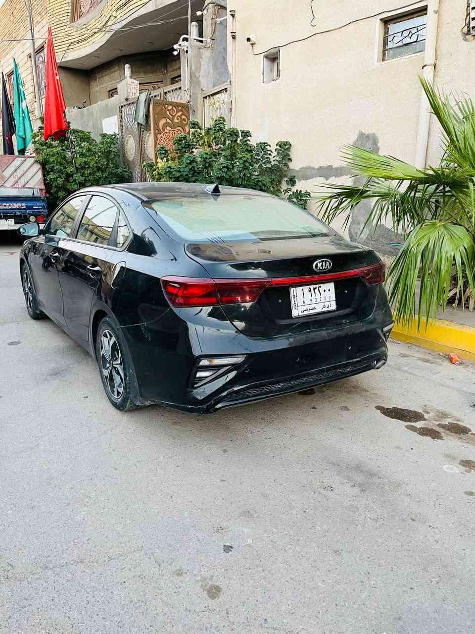 سلام عليكك كيه فورتي2021 وارد امريكي مكينتها 2000سياره فول من رادار امامي ومثبت سرعه وتثبي مسار وكامره خلفيه فول ما عده لفتحه كفاله عامه ورقمها معوقين 5اشهر وتصير حره  سعرها 115 وبيها مجال حك لجيه***********
